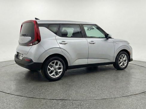 Used 2025 Kia Soul LX w/ LX Technology Package image 9