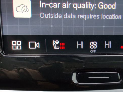 Used 2025 Volvo V60 B5 Cross Country Plus image 22