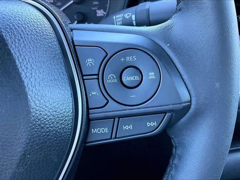 Used 2025 Toyota Corolla SE image 21