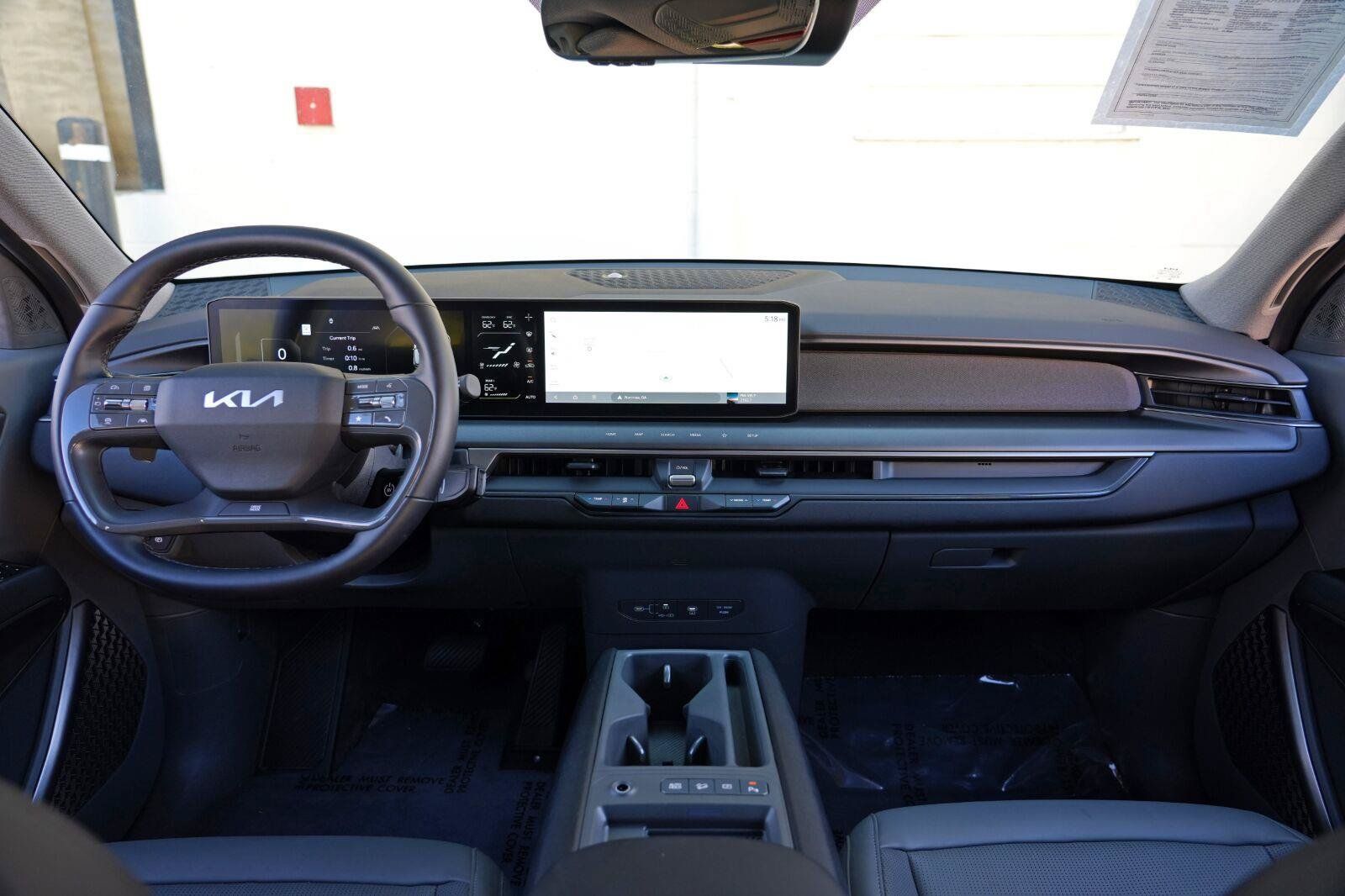 Used 2024 Kia EV9 Light Long Range RWD image 12