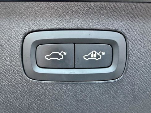 Used 2020 Volvo XC90 T6 Inscription w/ Protection Package Premier image 7