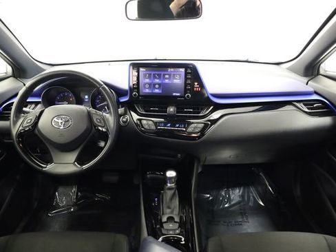 Used 2020 Toyota C-HR XLE FWD image 16