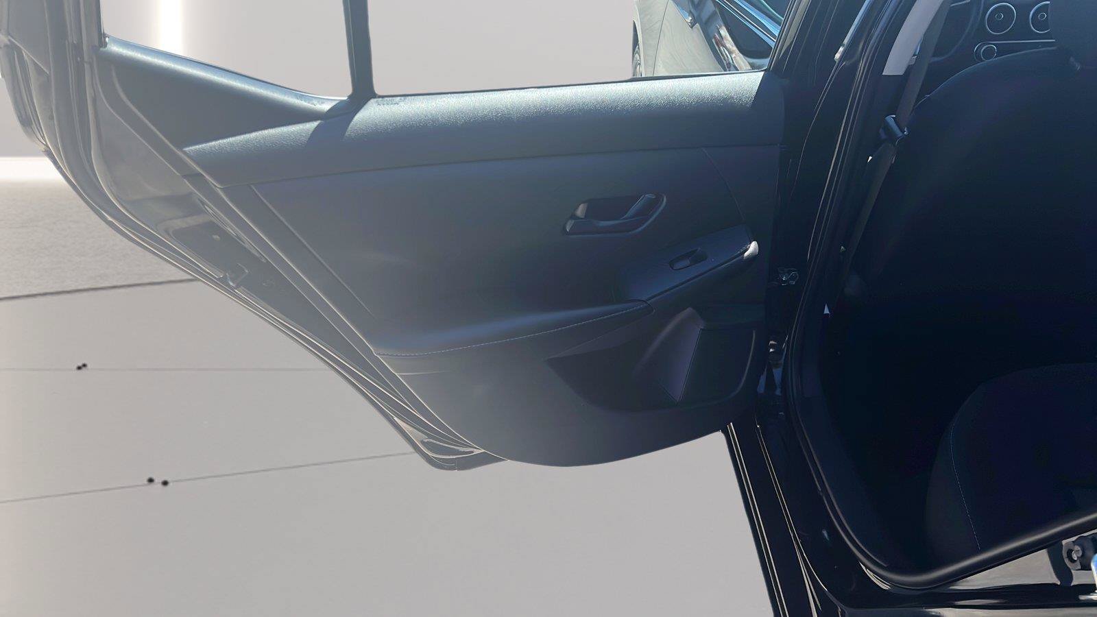 Used 2025 Nissan Sentra SV FWD image 18