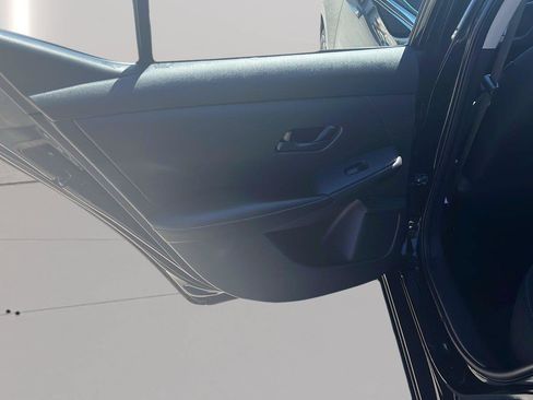 Used 2025 Nissan Sentra SV FWD image 18