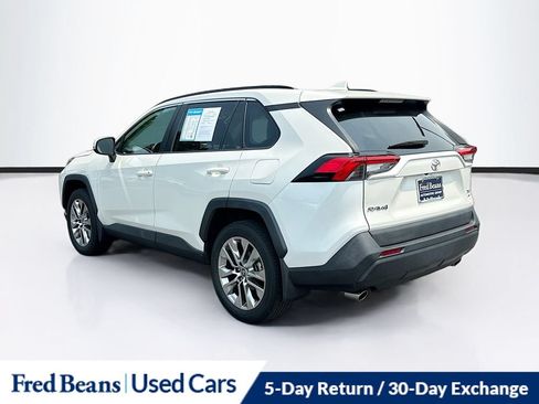 Used 2021 Toyota RAV4 XLE Premium AWD/4WD image 7