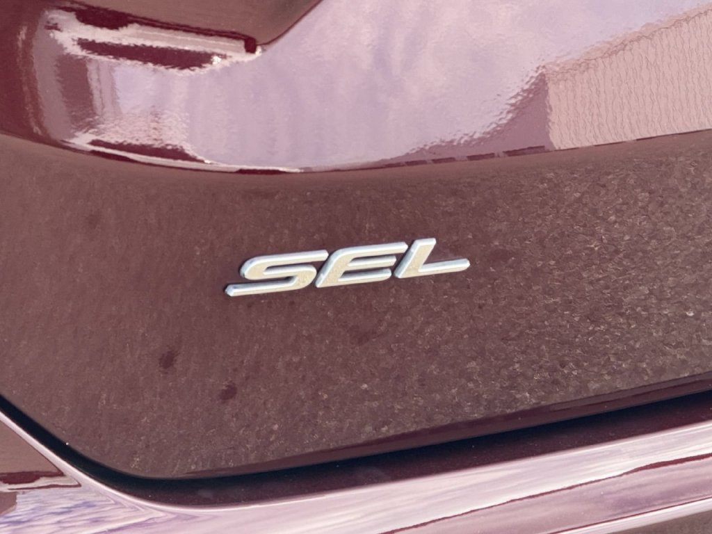 Used 2024 Ford Edge SEL w/ Convenience Package AWD/4WD image 10