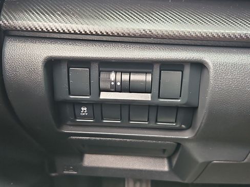 Used 2019 Subaru Crosstrek 2.0i Premium AWD/4WD image 15