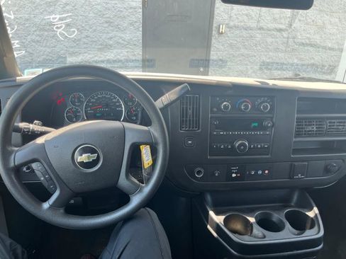 Used 2018 Chevrolet Express 2500 LT w/ LT Preferred Equipment Group image 21