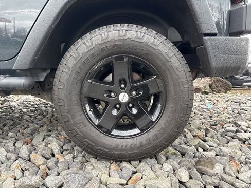 Used 2018 Jeep Wrangler Unlimited Sport S AWD/4WD image 9