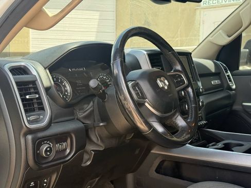 Used 2019 RAM 1500 Big Horn RWD image 6