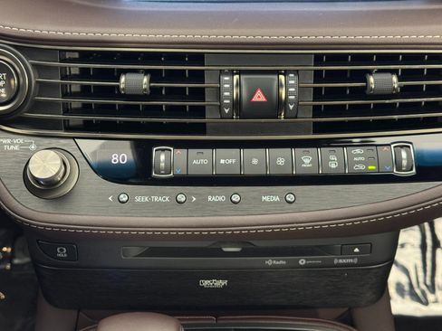 Used 2018 Lexus LS 500 AWD w/ Luxury Package image 31