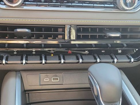 New 2026 Chevrolet Colorado ZR2 w/ Technology Package image 28