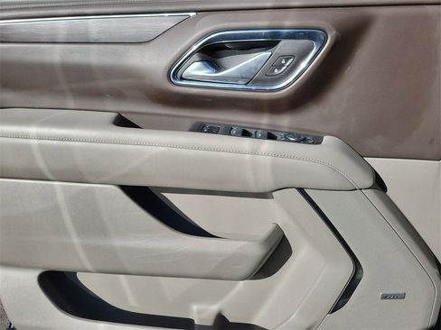 Used 2024 Chevrolet Suburban Z71 w/ Luxury Package image 15