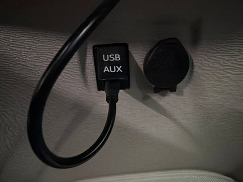 Used 2012 Toyota Sienna XLE AWD/4WD image 21