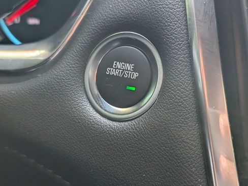 Used 2022 Chevrolet Traverse LT FWD image 26