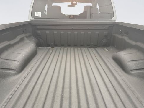 Used 2022 Nissan Frontier S AWD/4WD image 19