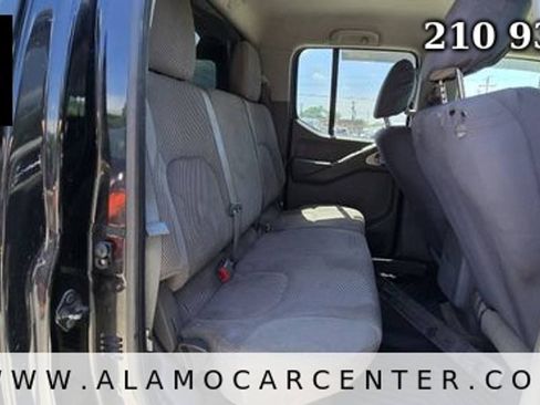 Used 2012 Nissan Frontier SV AWD/4WD image 21