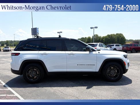 Used 2024 Jeep Grand Cherokee Trailhawk w/ Advanced Protech Group II AWD/4WD image 5