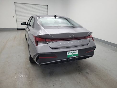 Used 2025 Hyundai Elantra SE FWD image 6