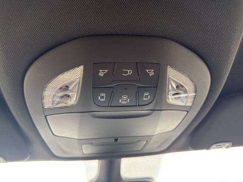 New 2027 Chrysler Pacifica Select w/ Family Tech Group AWD/4WD image 23