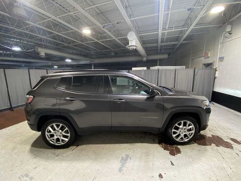 Used 2022 Jeep Compass Latitude AWD/4WD image 26
