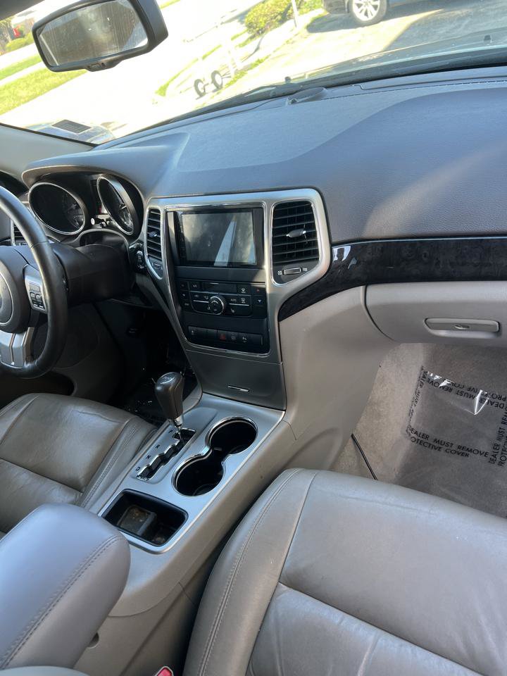 Used 2011 Jeep Grand Cherokee Laredo AWD/4WD image 11