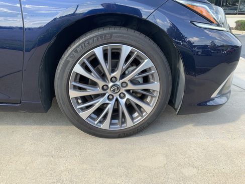 Used 2020 Lexus ES 300h w/ Premium Package FWD image 13