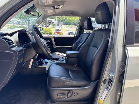 Used 2022 Toyota 4Runner TRD Sport w/ Technology Package AWD/4WD image 6