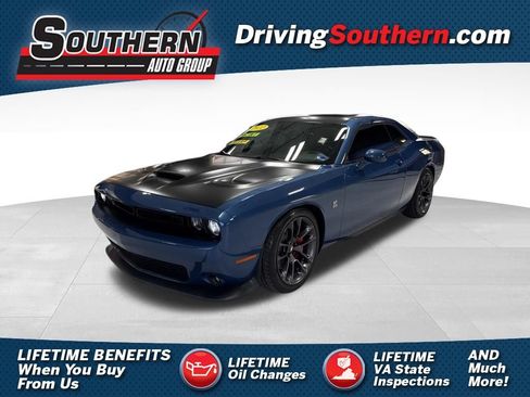 Used 2022 Dodge Challenger R/T Scat Pack w/ Plus Package RWD image 1