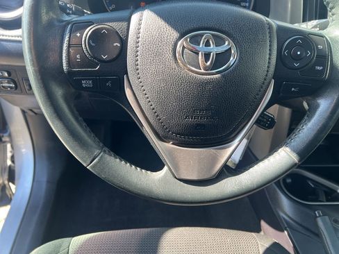 Used 2018 Toyota RAV4 XLE image 15