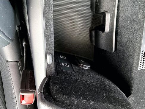 Used 2021 Porsche Taycan 4S image 16