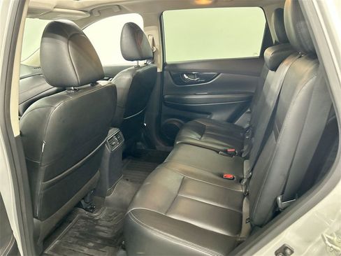 Used 2020 Nissan Rogue SL w/ Premium Package image 21