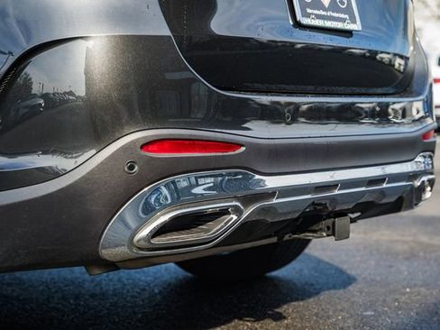 Used 2025 Mercedes-Benz GLC 350e 4MATIC image 10