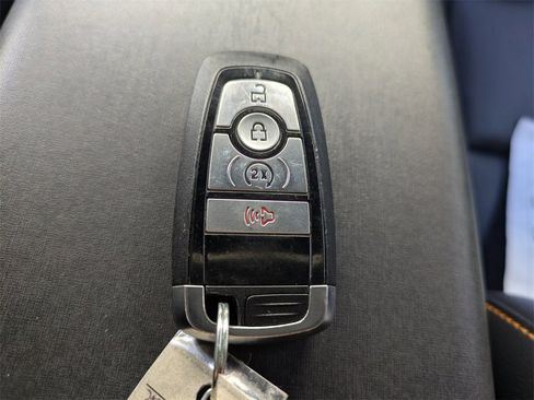 Used 2023 Ford Bronco Badlands w/ Sasquatch Package image 32