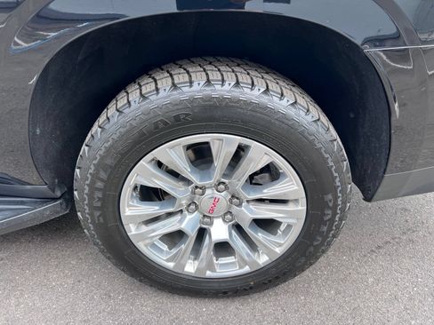 Used 2024 GMC Yukon XL Denali AWD/4WD image 14