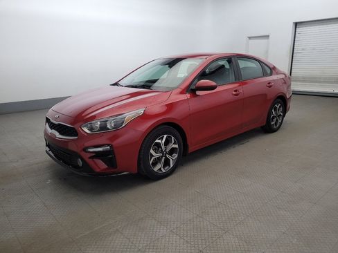 Used 2021 Kia Forte LXS image 2