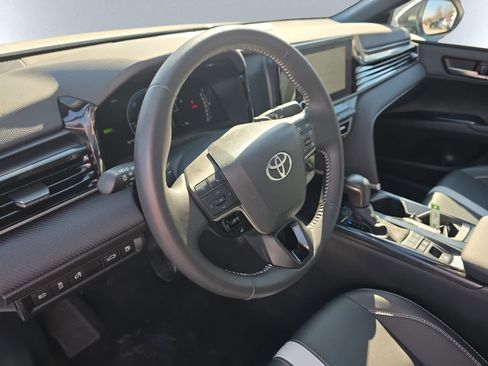Used 2025 Toyota Camry SE FWD image 17
