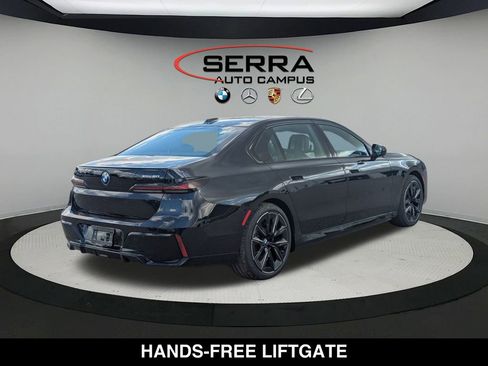 New 2026 BMW i7 xDrive60 AWD/4WD image 3