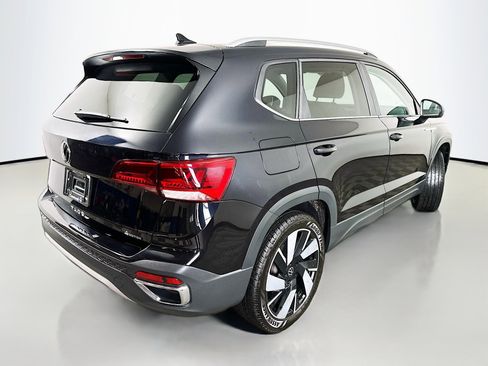 Used 2024 Volkswagen Taos SEL image 7