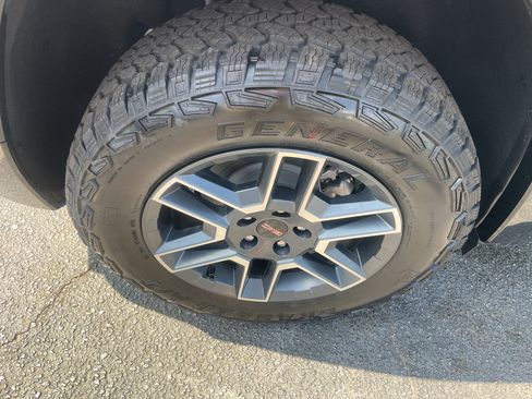 New 2026 GMC Terrain AT4 AWD/4WD image 8