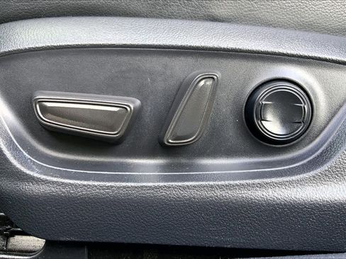 Used 2023 Toyota Camry SE image 34