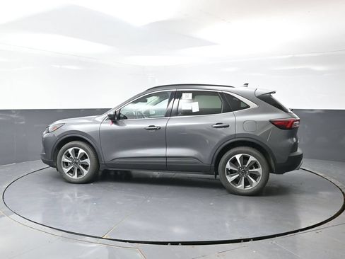 Used 2025 Ford Escape Platinum AWD/4WD image 11