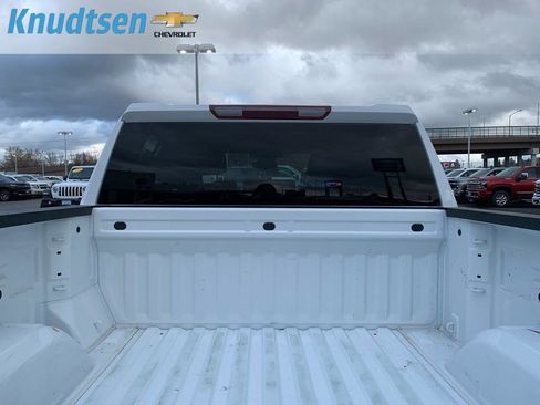 Used 2025 Chevrolet Silverado 1500 Custom image 15