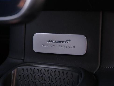 Used 2025 McLaren Artura Spider RWD image 18