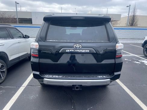 Used 2023 Toyota 4Runner TRD Off-Road image 3