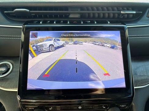 Used 2022 Jeep Grand Cherokee L Limited image 21