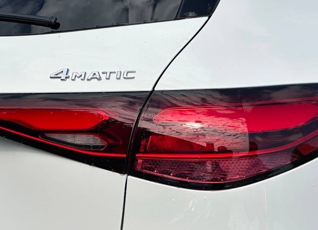 New 2027 Mercedes-Benz GLC 300 4MATIC image 13