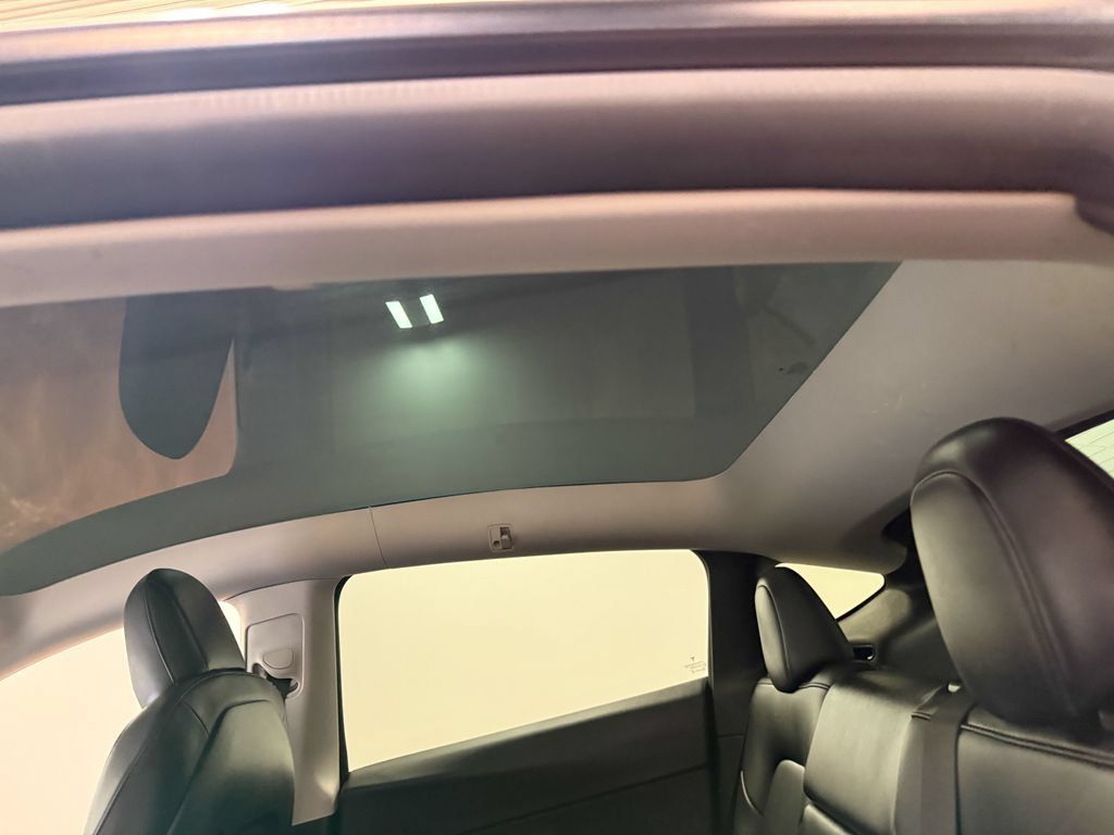 Used 2021 Tesla Model Y Long Range AWD/4WD image 50