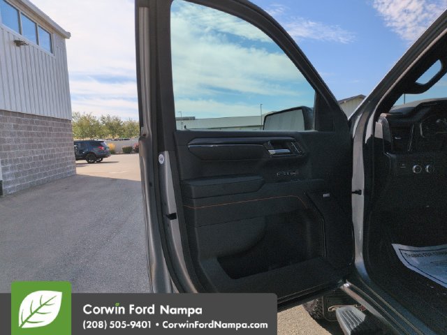 Used 2024 GMC Sierra 1500 AT4 w/ Technology Package AWD/4WD image 10