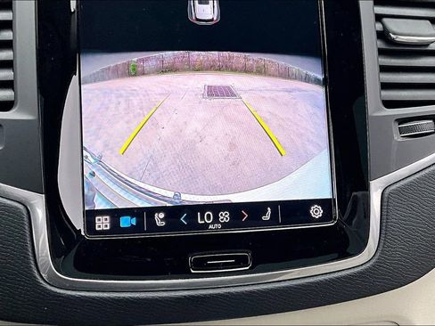 Used 2023 Volvo XC90 B5 Core w/ Climate Package image 30